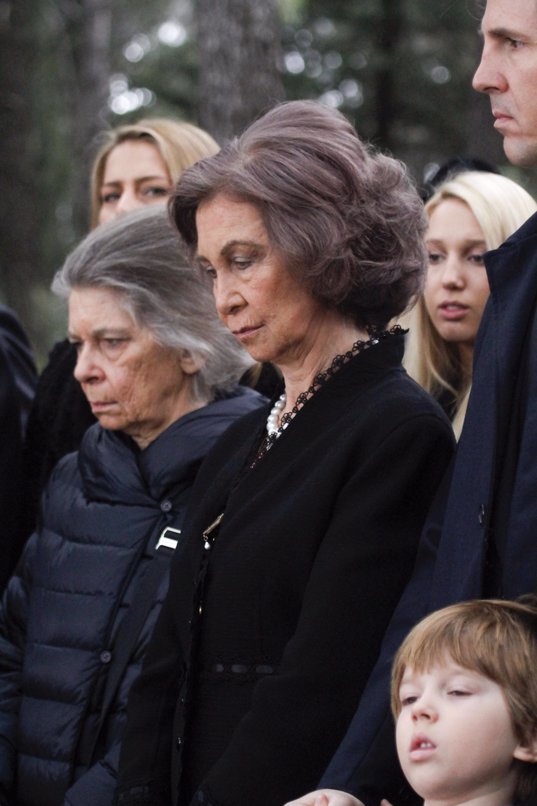 LA FAMILIA REAL ASISTE A HOMENAJE AL REY PABLO I EN GRECIA - Página 2 Fotogaleriafamosos_77596_537