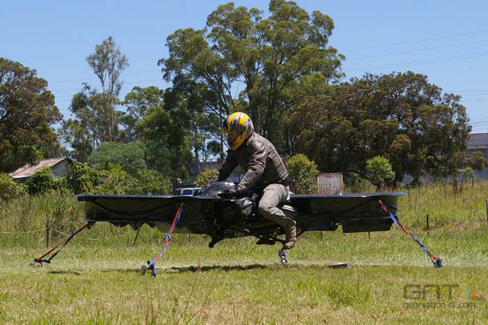 ça roule, ça navigue, ça vole - Page 19 Hoverbike-2_0902BC01D200909431