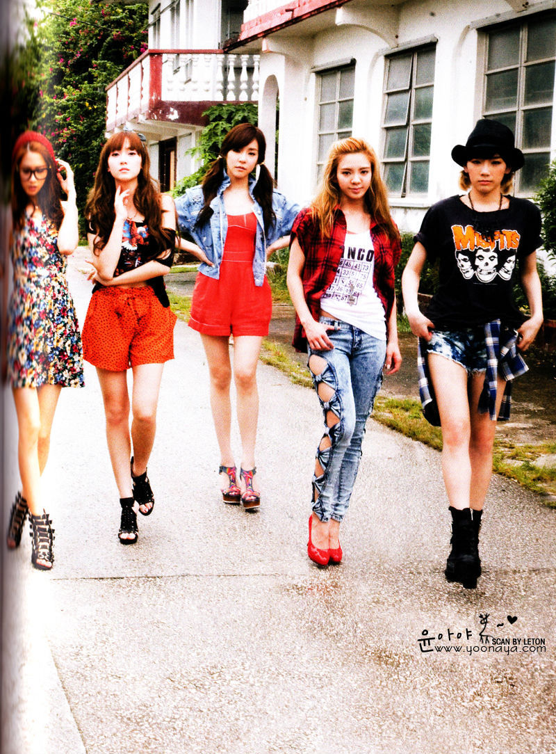 Girls'Generation - Holiday Photobook F_30a89b8515a5