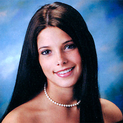 ذكريات مشاهير هوليوود Yearbook-ashley-greene-400