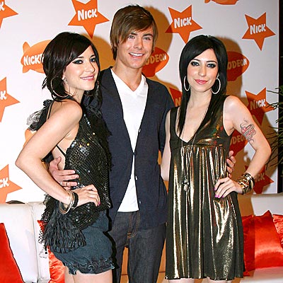 The Veronicas mit Stars Zac_efron