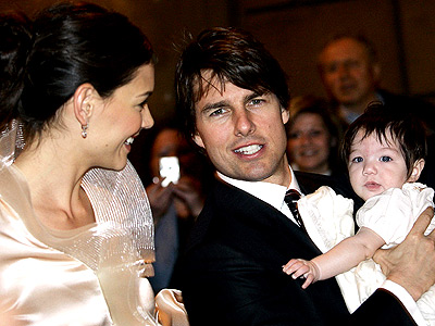 صور جميلة لTom Cruise's family Katie_holmes_tom_cruise_6