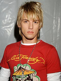      <<      -  4 Aaron_carter