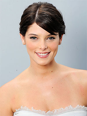 1x02 Butterfly Fly Away - Página 2 Ashley-greene-300