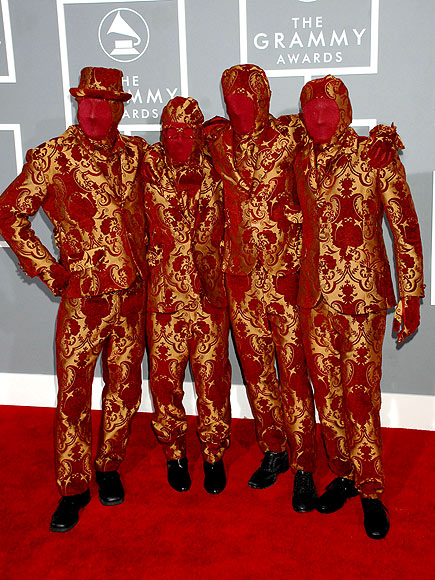 Los looks más memorables de las estrellas en los Grammys! OK-Go-435