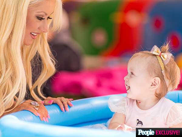 Summer Rain First Birthday Party Christina-aguilera-02-600x450