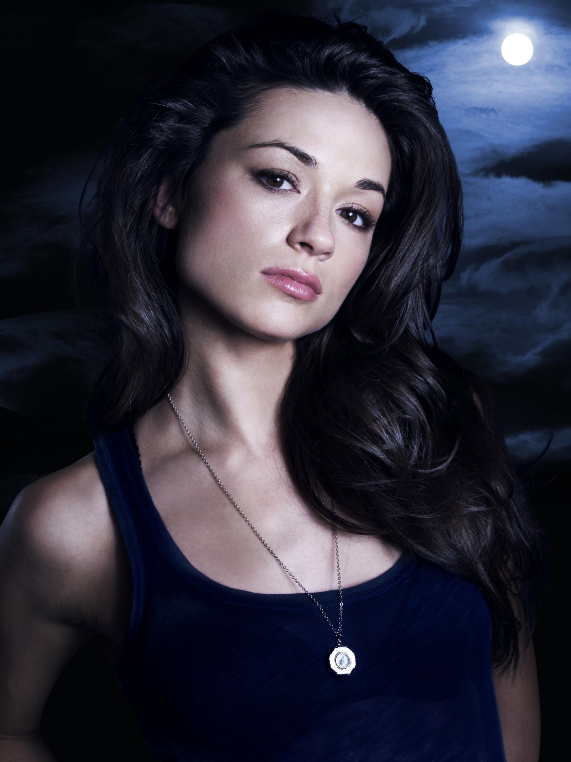 Aleyna Pears Crystal-Reed-as-Allison-Argent-1_1