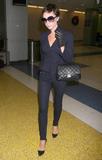 4 Dec. '08 Arriving at JFK Airport Th_60929_celeb-city.org_Victoria_Beckham_Arriving_at_JFK_airport_012_123_1113lo