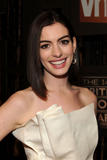 Anne Hathaway Th_71560_Anne_Hathaway_celebutopia.net_122_1149lo