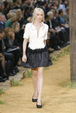 Chanel Paris SS/10 Fashion Show Th_76552_Chanel_Paris_S-S_2010_Celebrity_City_FS_3339_123_571lo