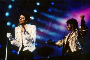 1984 VICTORY TOUR  Th_675380294_000000000_283229_122_364lo