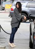 Vanessa Anne Hudgens Th_92261_Vanessa_Hudgens_Candids_Toluca_Lake_Gas_Station_021509_8230_122_599lo