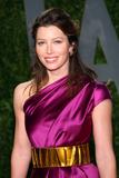 Jessica Biel Th_89028_Celebutopia-Jessica_Biel_arrives_at_the_2009_Vanity_Fair_Oscar_party-04_123_466lo