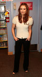 В реалния живот - Page 4 Th_79691_maresz2_borda_alyssa_milano_062_122_120lo