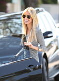 Kristin Cavallari - Short-Shorts, Candids a Los Angeles, 07ott09 Th_70902_Kristin_Cavallari-Lo_Bosworth_Filming_The_Hills_081009_024_122_175lo