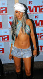 [Fotos] Christina - MTV Video Music Awards 2002. Th_82600_mtvvmas_2002_photcall_1096080644_123_416lo