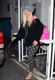 Christina Aguilera - Page 2 Th_44052_celebs4ever_Christina_Aguilera_Candids_Shopping_in_Hollywood_October_4th_2008_0015_122_500lo