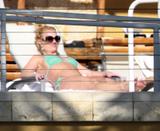 Njene slike...[molim bez komentara] - Page 2 Th_11315_Celebutopia-Britney_Spears_relaxing_in_her_bikini_by_the_pool_in_Miami-05_122_452lo