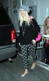 Christina Aguilera - Page 2 Th_43968_celebs4ever_Christina_Aguilera_Candids_Shopping_in_Hollywood_October_4th_2008_0011_122_652lo