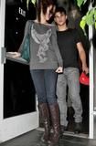 TayLor Lautner Resimleri Th_30580_tay-tay-date-shop-19_122_114lo