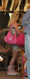 Britney Spears - In shorts/issimi - Shopping in Beverly Hills - 25 giu 09 *ADDS* Th_35754_1_122_463lo