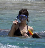 Kate Beckinsale - Page 2 Th_55301_Celebs4ever-com_Kate_Beckinsale_in_a_bikini_at_the_beach_in_Cabo_San_Lucas_Mexico_August_18_2008-24_122_65lo