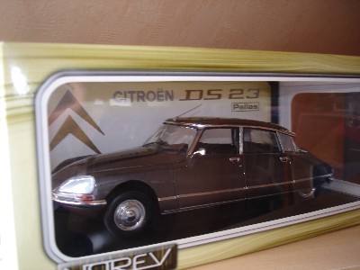 [Citroën] DS Dsc00002-fbecd5