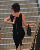 Victoria Beckham - Página 3 Th_28781_celebrity-paradise.com-The_Elder-Victoria_Beckham_2009-08-26_-_At_stairs_of_Barneys_NY_044_122_483lo