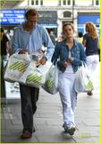 Emma Watson - Página 4 Th_81223_emma-watson-jay-barrymore-couple-01_122_31lo