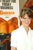 Jennifer Love Hewitt - Page 2 Th_62033_Jennifer_Love_Hewitt_-_Premiere_of_Garfield022_122_586lo