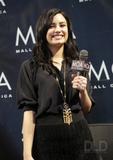 Demi Lovato: Demi, The Goofball & MOA Autograph Signing Photos Th_10666_Signing_At_The_Mall_Of_America_-_Bloomington2_Minnesota003_122_22lo