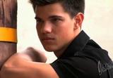 Taylor Yeni Photoshoot Th_55641_gallery_enlarged-taylor-lautner-interview-magazine-photos-07162009-01_122_493lo