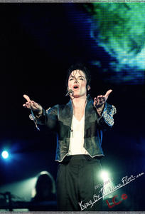 HISTORY TOUR  Th_91294_10_122_564lo