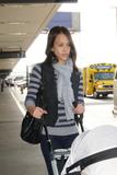 Photos candids - Page 12 Th_55724_jessica_alba_1052_122_576lo