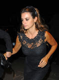 Penelope Cruz - Micheal's Restaurant, New York, 08ott09 Th_15986_003_122_349lo