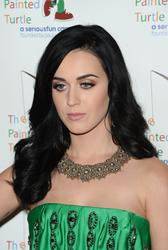 Katy Perry Th_198374906_14_122_409lo