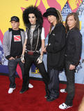 [Photos] Crmonies Th_34144_Celebutopia-Tokio_Hotel-2008_MTV_Video_Music_Awards_Arrivals-01_122_453lo