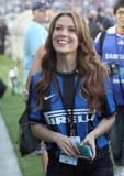 Alyssa Milano - Page 3 Th_27840_Preppie_-_Alyssa_Milano_at_the_World_Football_Challenge_soccer_match_between_Chelsea_and_Inter_Milan_at_the_Rose_Bowl_-_July_21_2009_9159_122_228lo