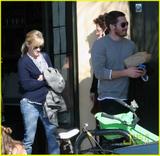 Los Angeles - [20.01.08] Th_16909_jake-gyllenhaal-reese-witherspoon-help-the-homeless-09_122_347lo