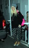 Christina Aguilera - Page 2 Th_43975_celebs4ever_Christina_Aguilera_Candids_Shopping_in_Hollywood_October_4th_2008_0014_122_413lo