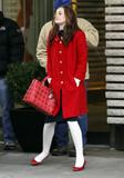 Photos du tournage {Saison 2} - Page 8 Th_86625_Celebutopia-Leighton_Meester_on_the_set_of_Gossip_Girl_in_New_York_City0_Nov_12-02_122_67lo