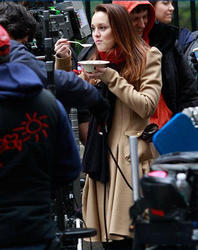 Nov 30, 2010 - Leighton Meester - On The Set Of "Gossip Girl" Th_68244_tduid1721_Forum.anhmjn.com_20101201084723001_122_140lo