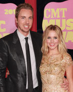 Kristen Bell Th_062329601_kristen_bell_2012_cmt_music_awards_29_122_235lo