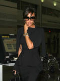 Victoria @ JFK airport Th_12310_celebrity-paradise.com_Victoria_Beckham_LAX_012_123_409lo