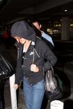 Kristen Stewart - Page 2 Th_48155_Kristen_Stewart_LAX_CU_ISA_06_122_546lo