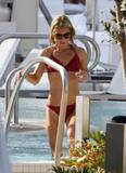 Kelly Ripa - Bikini Candids, Miami - 01 Mag 09 Th_62794_Celebutopia-Kelly_Ripa_in_bikini_in_Miami-01_122_453lo