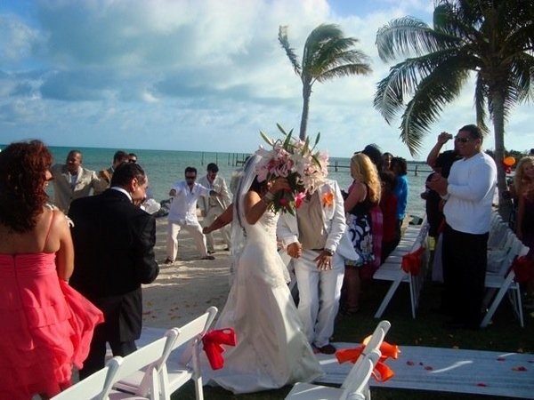 New Pics From Q's Wedding 30554675-1331e7f