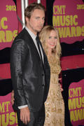 Kristen Bell Th_062362575_kristen_bell_2012_cmt_music_awards_34_122_422lo