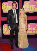 Kristen Bell Th_062482337_kristen_bell_2012_cmt_music_awards_51_122_367lo