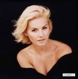 Elisha Cuthbert Th_29830_vm-27_122_483lo